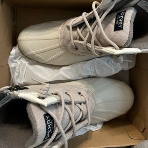 Brand new sperry boots